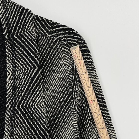 Chicos Travelers Chevron Print Mesh Open Cardigan Size L Black White Lightweight - Picture 9 of 11